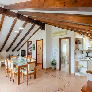  Apartment Ca' Do Pescou, Charming 2,bedroom With Stunning Hill Views Overlooking The Greenery